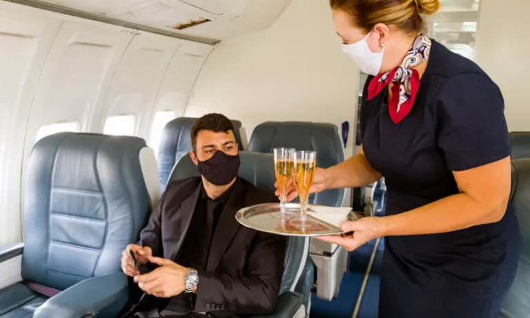 If you’re dreaming of stretching out in that luxurious first-class seat, sipping champagne and landing refreshed – but your budget says “economy plus” – you’re in the right place.